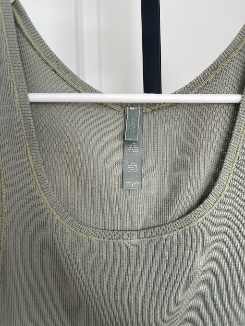 SKIMS Cotton Rib Tank In Mineral - Picture 5 of 6